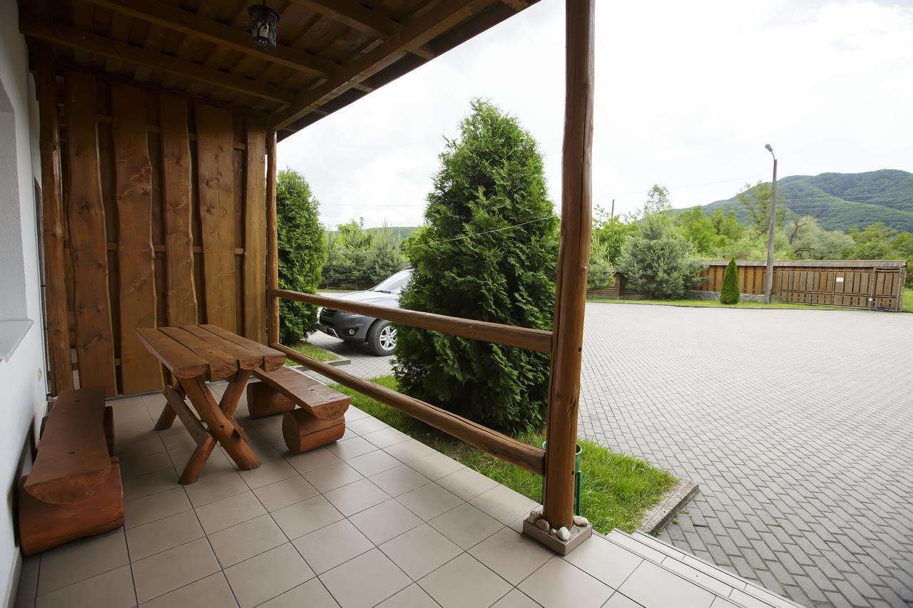 Trembita Hotel Khust Exterior photo